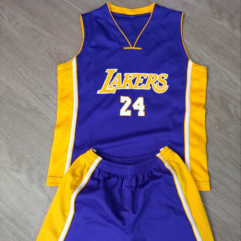 Boys small Lakers jersey Bryant